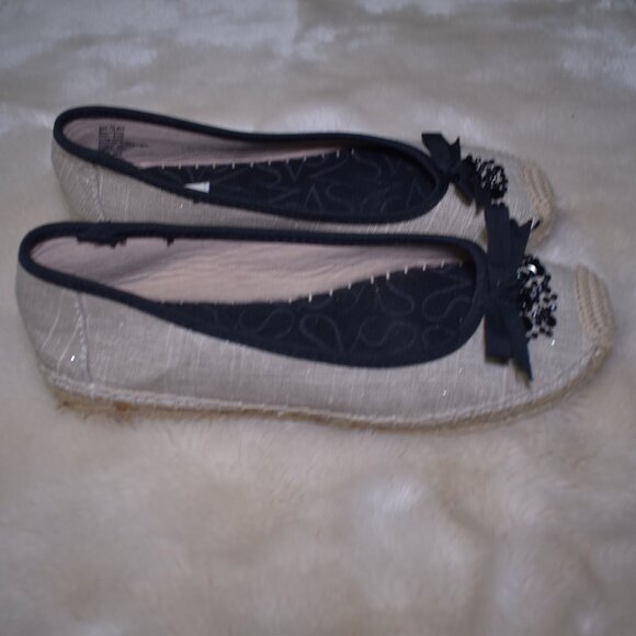 Simply Vera Wang Espadrilles Flats Beige Black Embellished Slip-On Size 7.5 - Picture 9 of 12